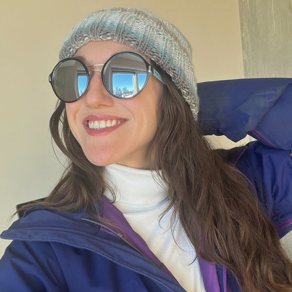 Meet your Posher, Madison - Picture 1 of 3